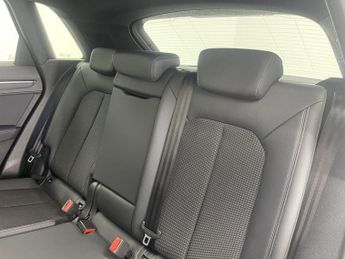 AUDI Q3 2.0 TDI 35 S line SUV 5dr Diesel S Tronic Euro 6 (s/s) (150 ps)