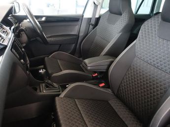 SKODA RAPID SPACEBACK 1.0 TSI SE Sport Hatchback 5dr Petrol DSG Euro 6 (s/s) (110 ps)