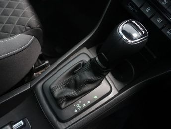 SKODA RAPID SPACEBACK 1.0 TSI SE Sport Hatchback 5dr Petrol DSG Euro 6 (s/s) (110 ps)