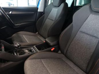 SKODA KAROQ 2.0 TDI SE Drive SUV 5dr Diesel DSG Euro 6 (s/s) (116 ps)