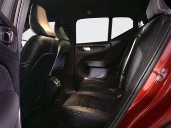 VOLVO XC40 2.0 D4 R-Design SUV 5dr Diesel Auto AWD Euro 6 (s/s) (190 ps)
