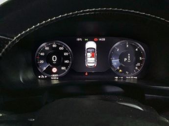 VOLVO XC40 2.0 D4 R-Design SUV 5dr Diesel Auto AWD Euro 6 (s/s) (190 ps)
