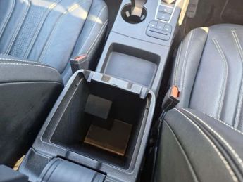 FORD KUGA 2.5 Duratec 14.4kWh Vignale SUV 5dr Petrol Plug-in Hybrid CVT Eu