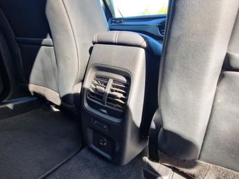 FORD KUGA 2.5 Duratec 14.4kWh Vignale SUV 5dr Petrol Plug-in Hybrid CVT Eu