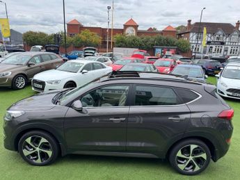 HYUNDAI TUCSON 2.0 CRDi Premium SE SUV 5dr Diesel AUTOMATIC 4WD Euro 6 (185 ps)