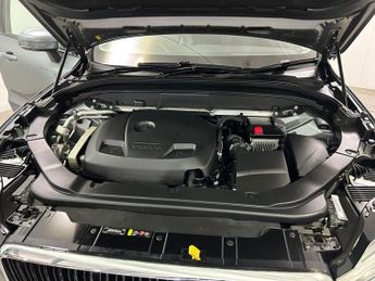 VOLVO XC60 2.0 T5 Momentum SUV 5dr Petrol Auto AWD Euro 6 (s/s) (250 ps)