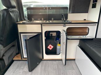 VOLKSWAGEN TRANSPORTER AUTOMATIC GEARBOX KITCHEN-SINK-ROCK&ROLL
