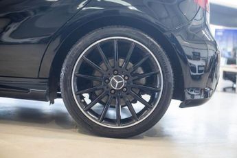 MERCEDES-BENZ A-CLASS 1.6 A200 AMG Line Hatchback 5dr Petrol 7G-DCT Euro 6 (s/s) (156 