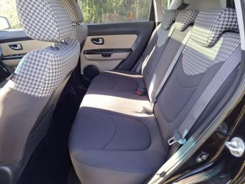 KIA SOUL 1.6 CRDi Shaker SUV 5dr Diesel Auto Euro 5 (126 bhp)