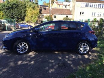 TOYOTA AURIS 1.8 VVT-h Business Edition Hatchback 5dr Petrol Hybrid CVT Euro 