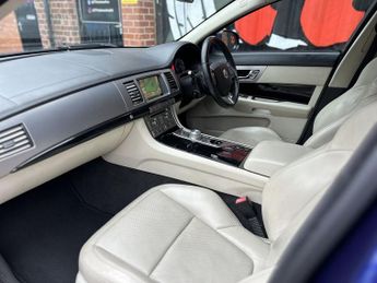 JAGUAR XF 3.0d S V6 Premium Luxury Saloon 4dr Diesel Auto Euro 5 (275 ps)