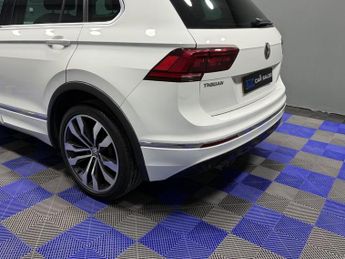 VOLKSWAGEN TIGUAN 2.0 TDI BlueMotion Tech R-Line SUV 5dr Diesel DSG 4Motion Euro 6