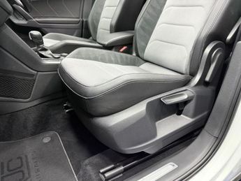 VOLKSWAGEN TIGUAN 2.0 TDI BlueMotion Tech R-Line SUV 5dr Diesel DSG 4Motion Euro 6