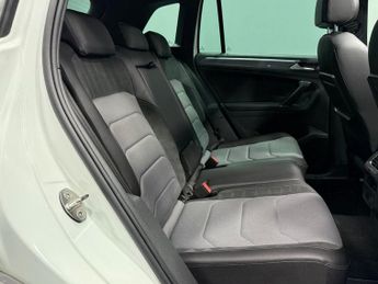 VOLKSWAGEN TIGUAN 2.0 TDI BlueMotion Tech R-Line SUV 5dr Diesel DSG 4Motion Euro 6