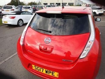 NISSAN LEAF 30kWh Tekna Hatchback 5dr Electric Auto (109 bhp)