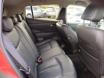 NISSAN LEAF 30kWh Tekna Hatchback 5dr Electric Auto (109 bhp)