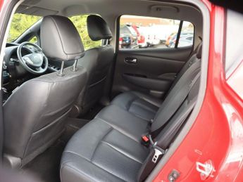 NISSAN LEAF 30kWh Tekna Hatchback 5dr Electric Auto (109 bhp)