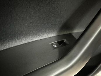 VOLKSWAGEN POLO 1.0 TSI Life Hatchback 5dr Petrol Manual Euro 6 (s/s) (95 ps)