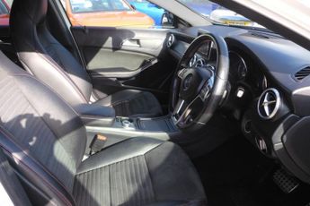MERCEDES-BENZ GLA CLASS 2.1 GLA220 CDI AMG Line SUV 5dr Diesel 7G-DCT 4MATIC Euro 6 (s/s