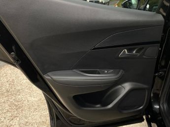 PEUGEOT E-2008 50kWh GT SUV 5dr Electric Auto (136 ps)