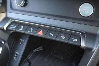 AUDI Q3 1.5 TFSI CoD 35 Vorsprung SUV 5dr Petrol S Tronic Euro 6 (s/s) (