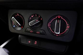 AUDI A1 1.0 TFSI Sport Hatchback 3dr Petrol S Tronic Euro 6 (s/s) (Nav)