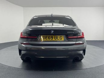 BMW 3 SERIES 3.0 330d M Sport Saloon 4dr Diesel Auto Euro 6 (s/s) (265 ps)