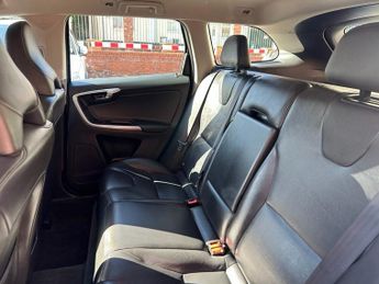 VOLVO XC60 2.4 D5 SE Lux Nav SUV 5dr Diesel Auto AWD Euro 6 (s/s) (220 ps)