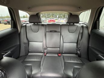 VOLVO XC60 2.4 D5 SE Lux Nav SUV 5dr Diesel Auto AWD Euro 6 (s/s) (220 ps)