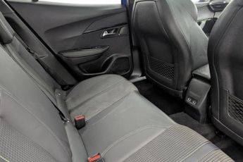 PEUGEOT E-2008 50kWh GT Line SUV 5dr Electric Auto (136 ps)