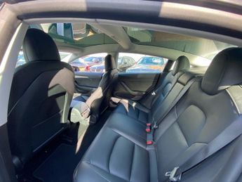 TESLA Model 3 Standard Range Plus Saloon 4dr Electric Auto RWD (241 bhp)