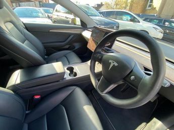 TESLA Model 3 Standard Range Plus Saloon 4dr Electric Auto RWD (241 bhp)