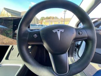 TESLA Model 3 Standard Range Plus Saloon 4dr Electric Auto RWD (241 bhp)