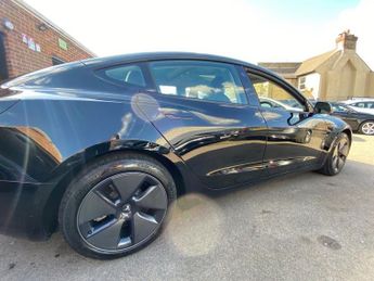 TESLA Model 3 Standard Range Plus Saloon 4dr Electric Auto RWD (241 bhp)