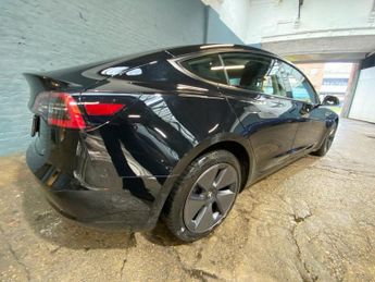 TESLA Model 3 Standard Range Plus Saloon 4dr Electric Auto RWD (241 bhp)