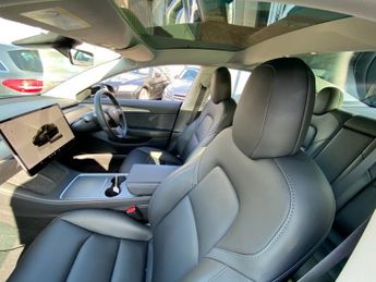 TESLA Model 3 Standard Range Plus Saloon 4dr Electric Auto RWD (241 bhp)