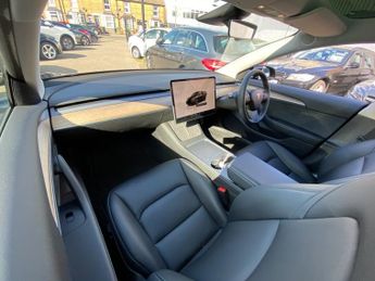 TESLA Model 3 Standard Range Plus Saloon 4dr Electric Auto RWD (241 bhp)