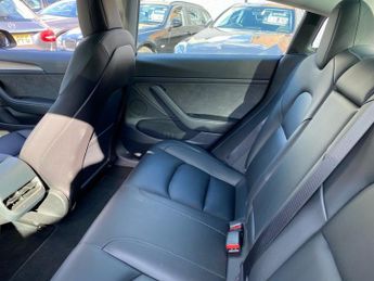 TESLA Model 3 Standard Range Plus Saloon 4dr Electric Auto RWD (241 bhp)