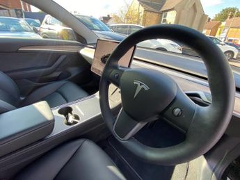 TESLA Model 3 Standard Range Plus Saloon 4dr Electric Auto RWD (241 bhp)