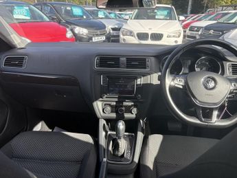 VOLKSWAGEN JETTA 2.0 TDI BlueMotion Tech SE Saloon 4dr Diesel DSG Euro 6 (s/s) (1