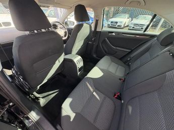 VOLKSWAGEN JETTA 2.0 TDI BlueMotion Tech SE Saloon 4dr Diesel DSG Euro 6 (s/s) (1