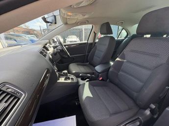 VOLKSWAGEN JETTA 2.0 TDI BlueMotion Tech SE Saloon 4dr Diesel DSG Euro 6 (s/s) (1