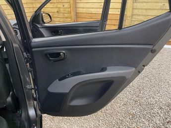 HYUNDAI I10 1.2 Active Hatchback 5dr Petrol Auto Euro 5 (85 bhp)