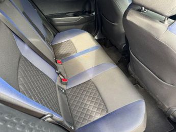 TOYOTA C-HR 1.8 VVT-h Dynamic SUV 5dr Petrol Hybrid CVT Euro 6 (s/s) 