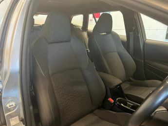 TOYOTA COROLLA 1.8 VVT-h GPF Icon Touring Sports 5dr Petrol Hybrid CVT Euro 6 (