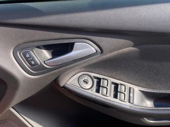 FORD FOCUS 1.5 TDCi Titanium Hatchback 5dr Diesel Manual Euro 6 (s/s) (120