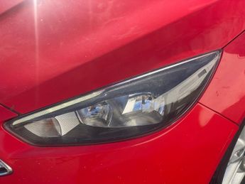 FORD FOCUS 1.5 TDCi Titanium Hatchback 5dr Diesel Manual Euro 6 (s/s) (120 