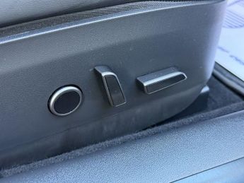 TESLA Model 3 Standard Range Plus Saloon 4dr Electric Auto RWD (241 bhp)