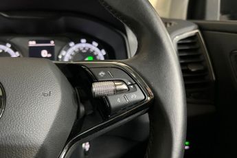 SKODA KAROQ 1.5 TSI ACT SE SUV 5dr Petrol DSG Euro 6 (s/s) (150 ps) 1 Owner 