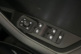 SKODA KAROQ 1.5 TSI ACT SE SUV 5dr Petrol DSG Euro 6 (s/s) (150 ps) 1 Owner 